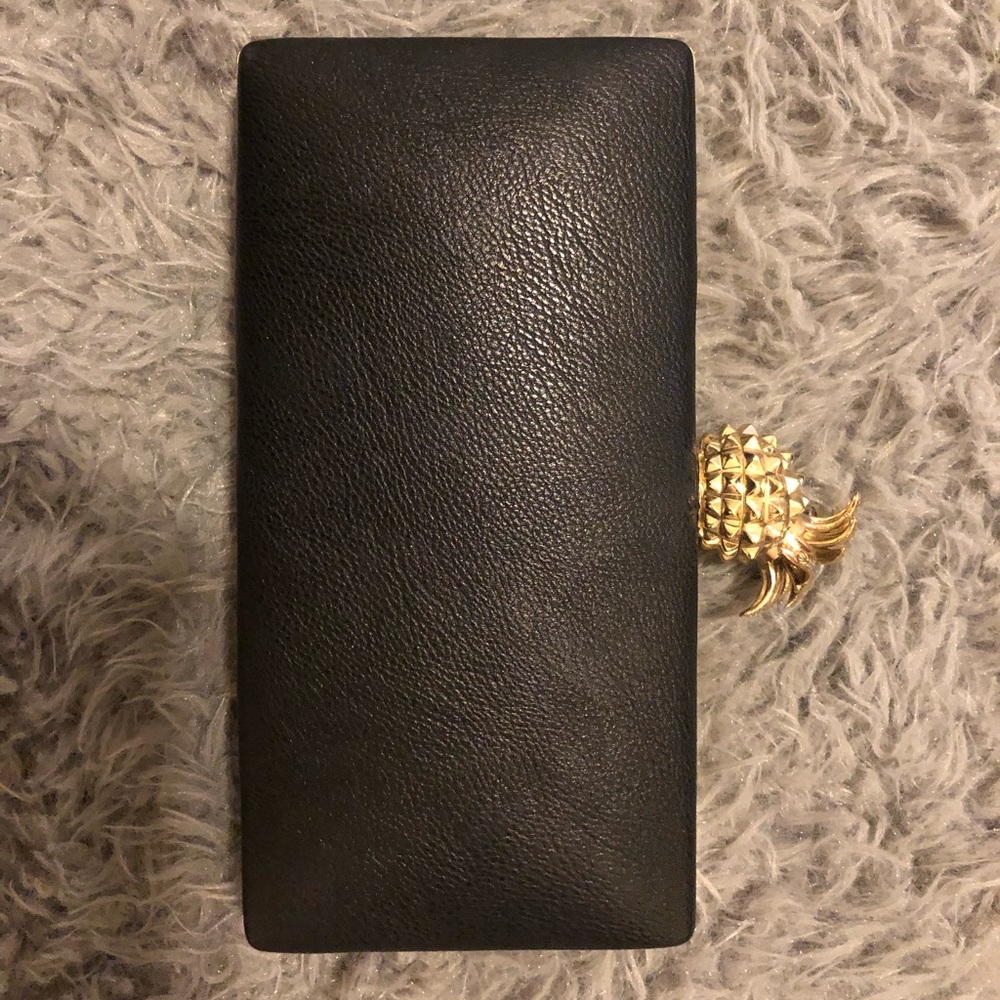 Beautiful clutch purse with pineapple stud